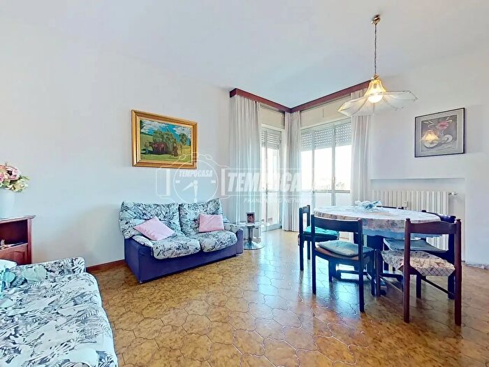 Appartamento bilocale in vendita in Via Leone da Perego, Legnano