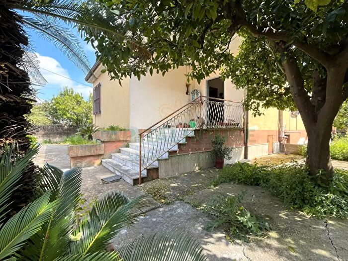 Casa quadrilocale in vendita in Via Farias, Santa Maria Capua Vetere