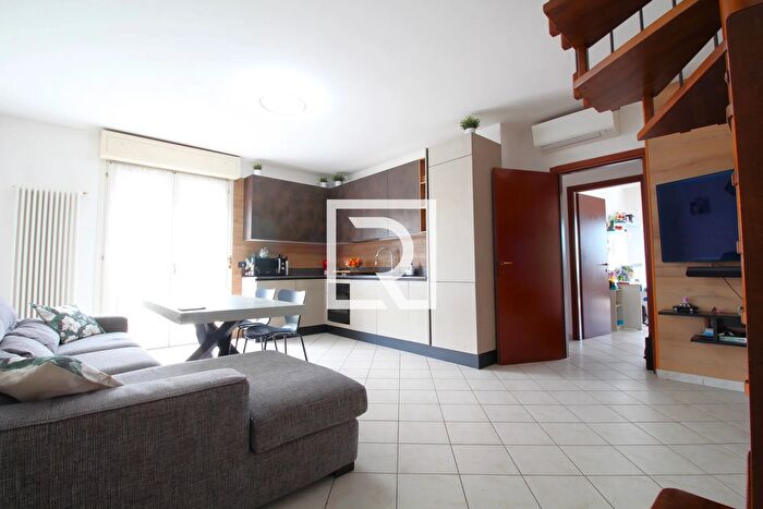 Appartamento quadrilocale in vendita in Via Ruggine O Cervia, Cervia