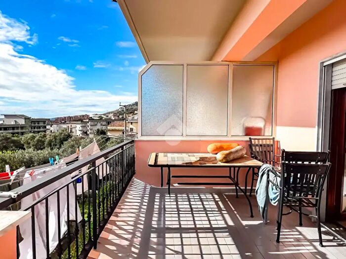 Appartamento trilocale in vendita in Via Rotabile, Formia