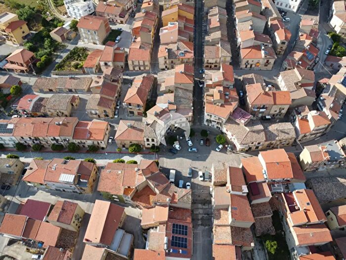 Appartamento con 6 locali in vendita in Via Regina Margherita Villadoro, Nicosia