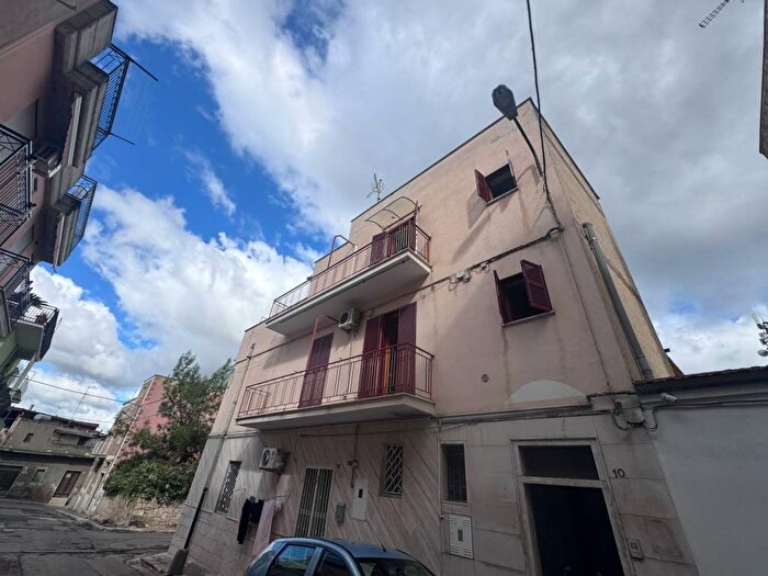 Appartamento quadrilocale in affitto in Via Generale da Bormida, Centro, Canosa di Puglia