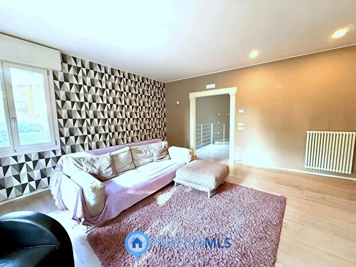 Casa con 6 locali in vendita in Via Umago, Padova