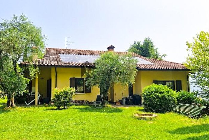 Casa con 6 locali in vendita in Collebeato