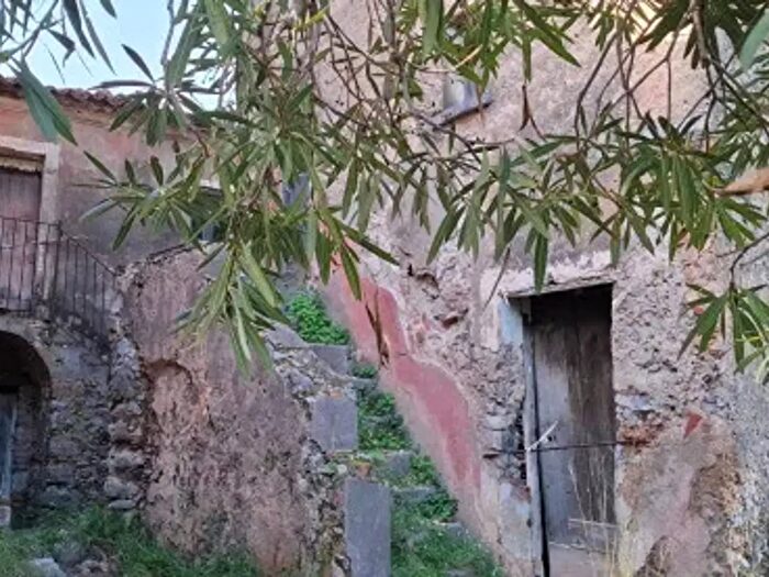 Casa con 6 locali in vendita in Maratea
