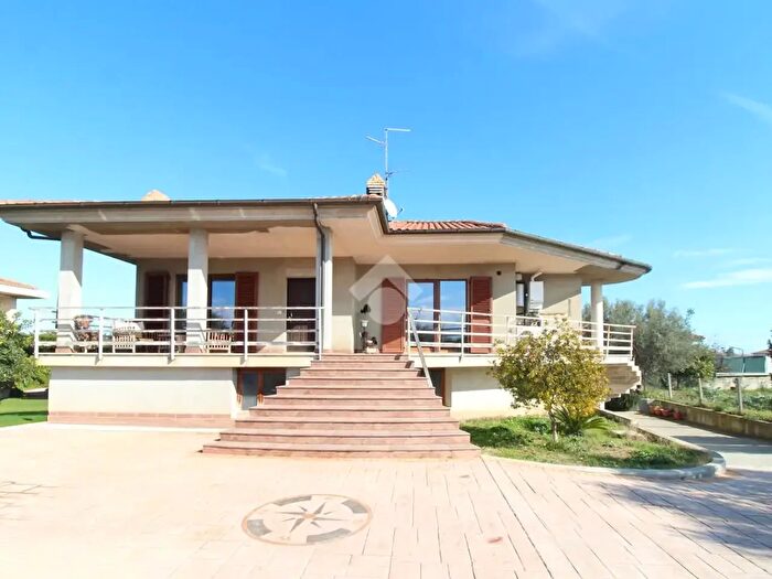 Casa con 5 locali in vendita in Via Molino SantAntimo, Roseto Degli Abruzzi