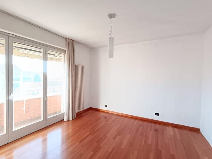 Appartamento trilocale in affitto in Via Giuseppe Cagna, Collina Volta, Asti