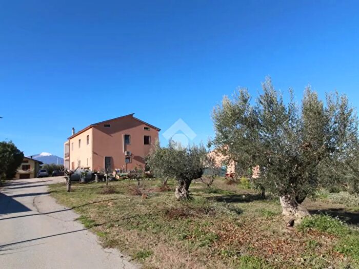 Casa quadrilocale in vendita in Via Fabrizio De Andrè, Bellante