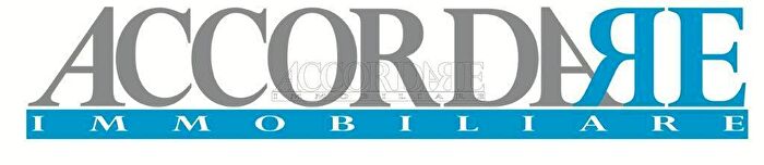 Casa con 10 locali in vendita in Campodoro