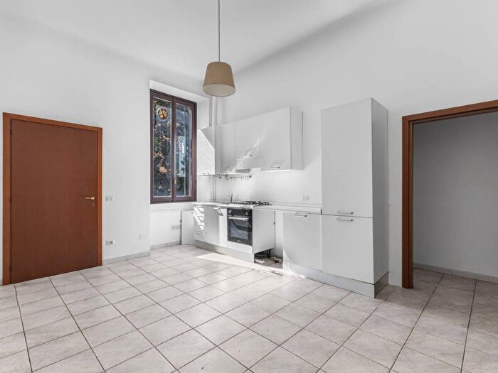 Appartamento trilocale in affitto in Via Bartolomeo Eustachi, Morgagni, Milano