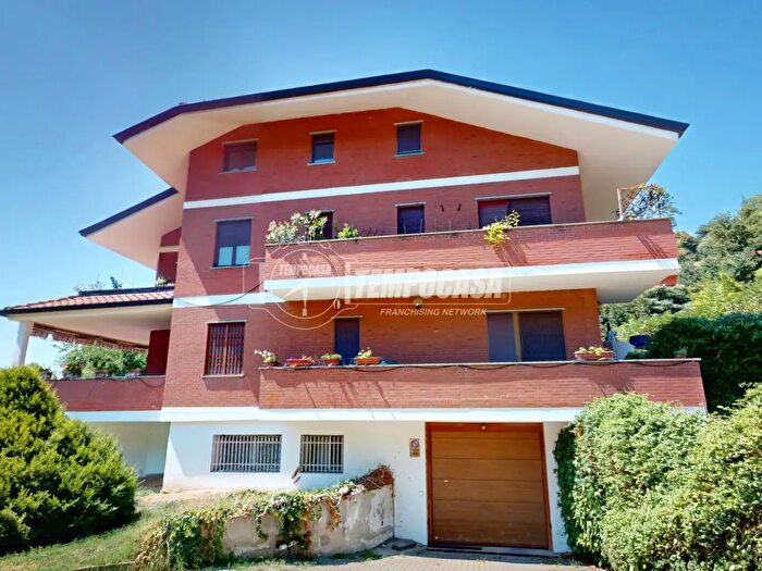 Appartamento trilocale in vendita in Via Segantini, Moncalieri