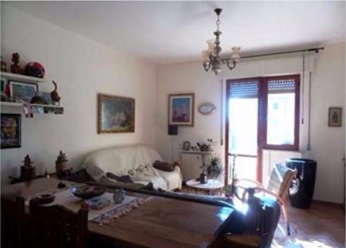 Appartamento quadrilocale in vendita in Via Giuseppe Garibaldi, Monte Roberto