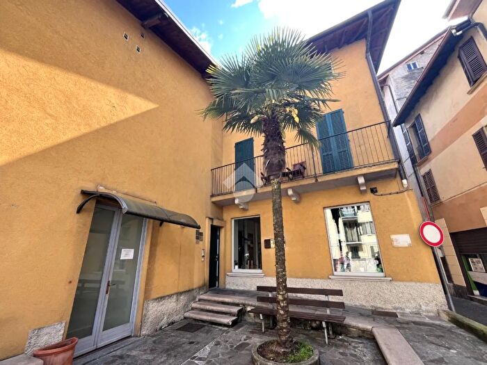 Appartamento quadrilocale in vendita in Via a Aureggi, Dongo