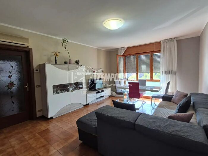 Appartamento quadrilocale in vendita in Piazza Marie Curie, Collecchio