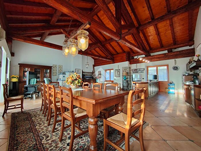 Casa con 17 locali in vendita in Località Solozzo, Castel Ivano