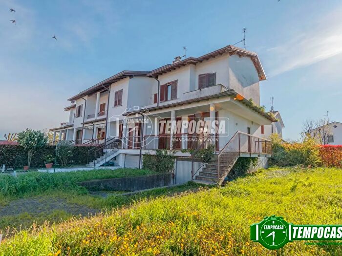 Casa con 5 locali in vendita in Via G Carducci, Vermezzo con Zelo