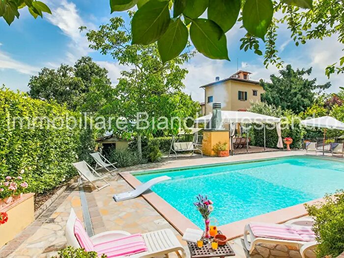 Casa con 7 locali in vendita in Via di Legnaia, Scandicci