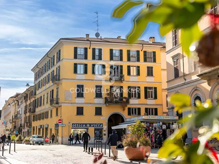 Appartamento quadrilocale in vendita in Via Dominioni, Novara