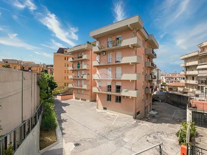 Appartamento quadrilocale in vendita in Via Tronto, Vasto