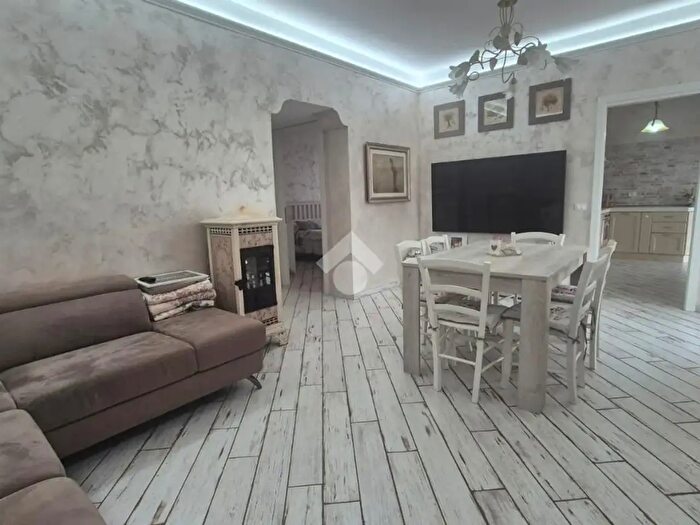 Appartamento trilocale in vendita in Roma