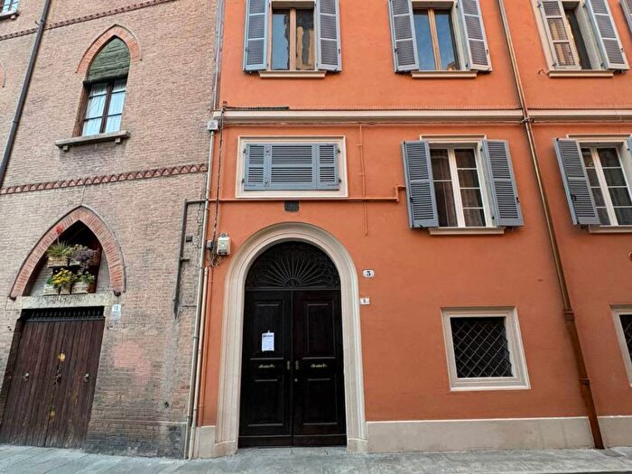 Appartamento con 6 locali in affitto in Via Stella, Centro Storico, Modena