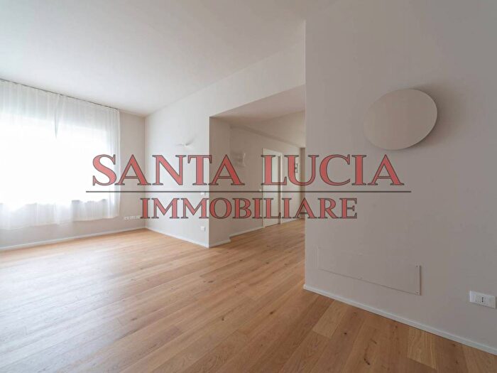 Appartamento trilocale in affitto in Via Alfredo Panzini, Pagano, Milano