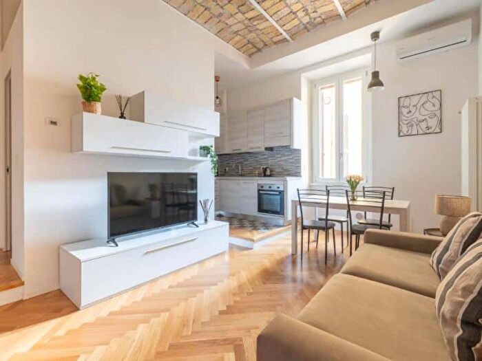 Appartamento bilocale in affitto in Via Catone, Prati, Roma