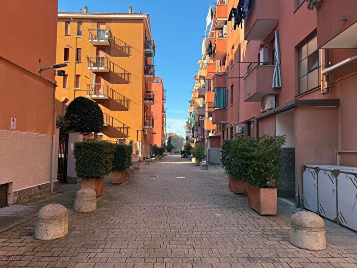 Appartamento trilocale in vendita in Via Fortezza, Milano