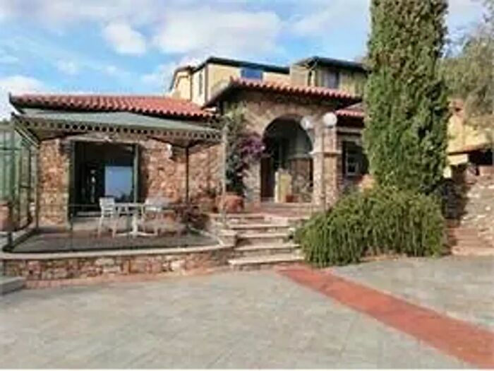 Casa con 6 locali in vendita in Andora