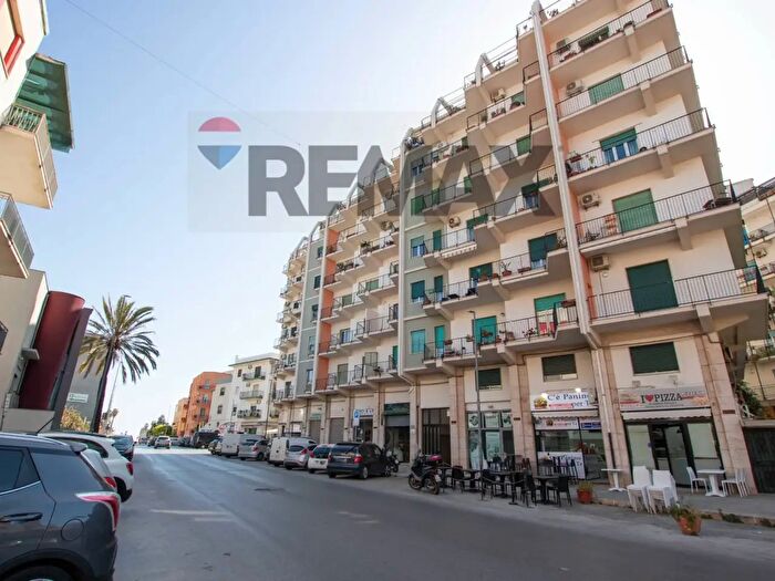 Appartamento con 5 locali in vendita in Viale Tunisi, Siracusa