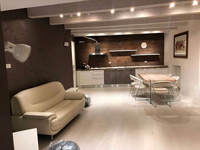 Appartamento quadrilocale in affitto in Via Le Maestre, Foggia