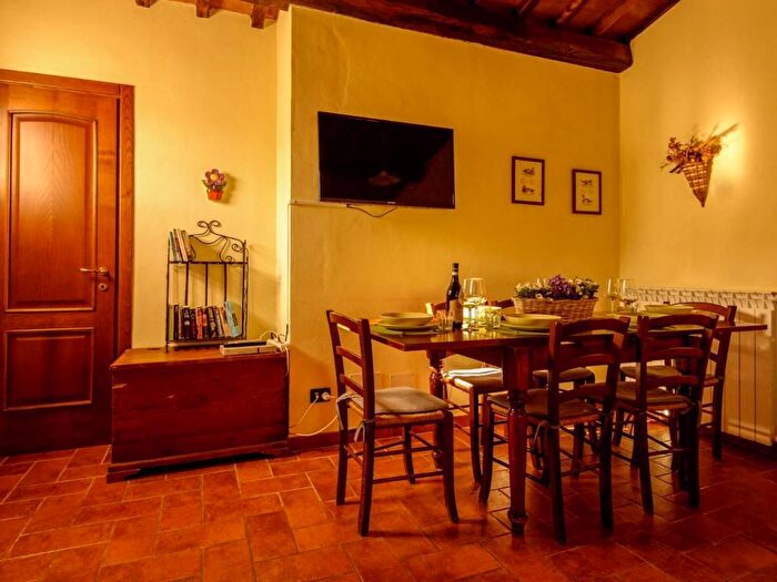 Casa quadrilocale in affitto in Centro, Calci