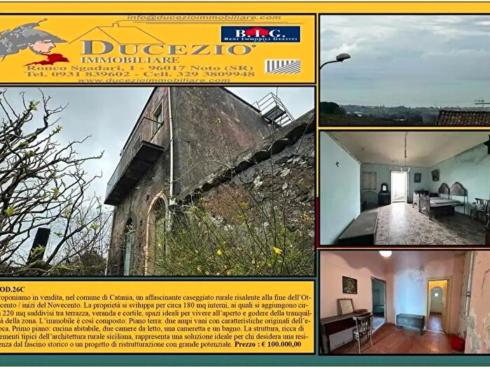 Casa con 5 locali in vendita in Via Etna, Catania