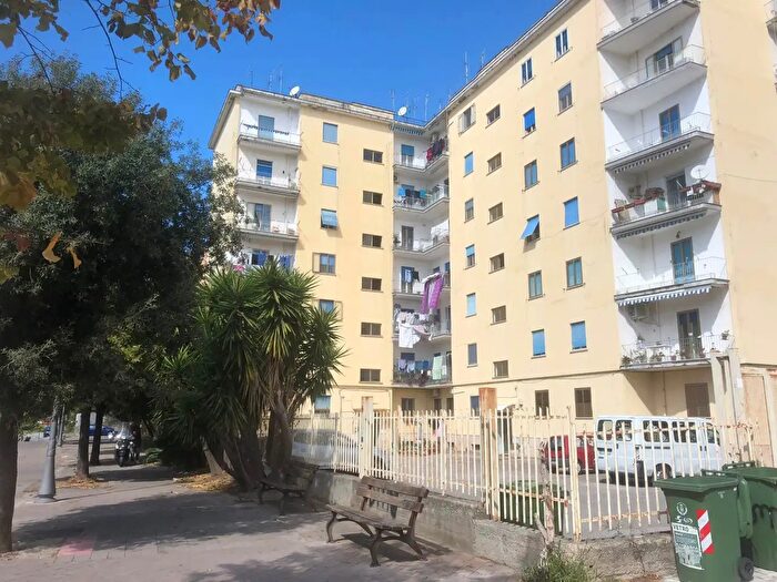 Appartamento quadrilocale in vendita in Via Achille Napoli, Salerno