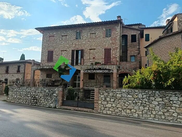 Casa con 15 locali in vendita in Via Elia Mazzei, Castelnuovo Berardenga