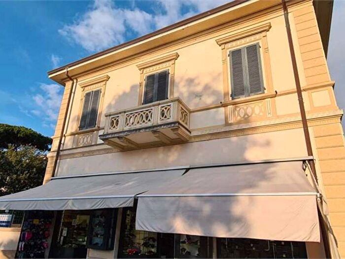 Appartamento con 5 locali in affitto in Centro, Forte dei Marmi