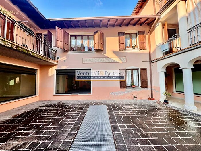 Case in Vendita e in Affitto - 2