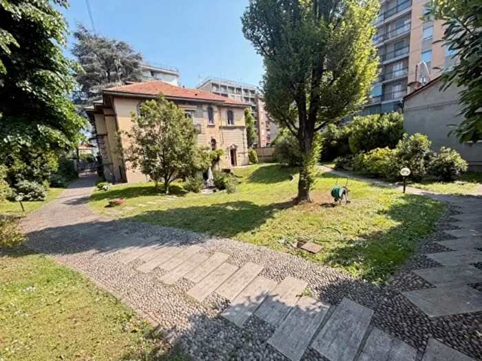 Appartamento monolocale in vendita in Via Osculati, Monza