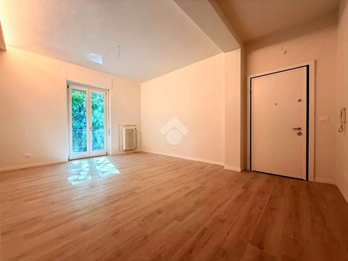 Appartamento trilocale in vendita in Via Angelo Inganni, Brescia