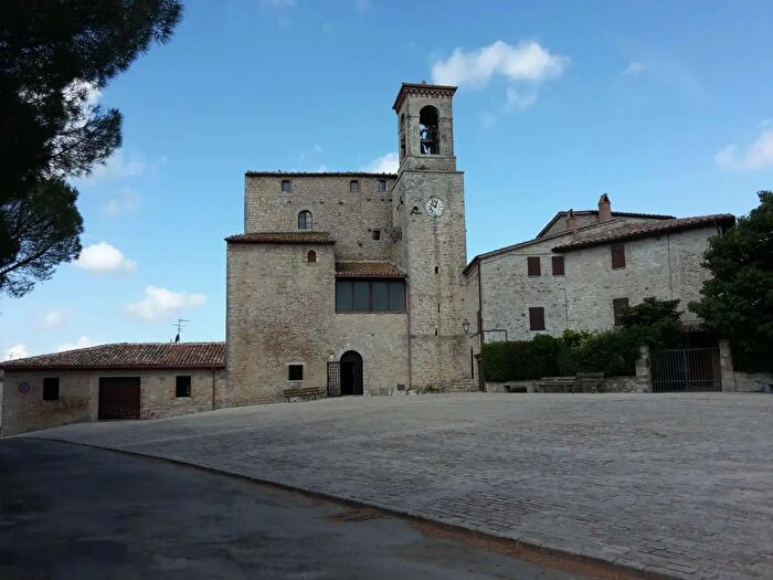 Appartamento trilocale in vendita in Izzalini, Todi