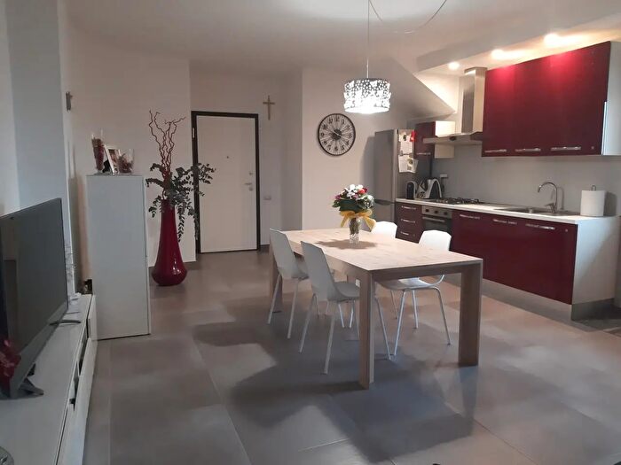 Appartamento quadrilocale in affitto in Strada Statale Maceratese, Civitanova Marche