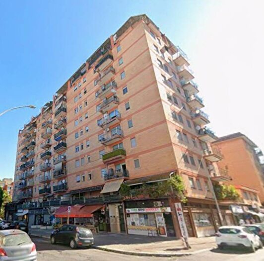 Appartamento trilocale in vendita in Via Cicerone, Centro, Latina