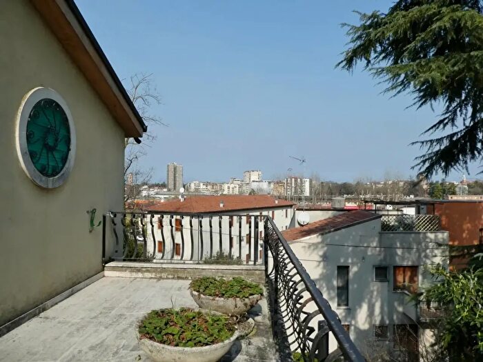 Casa quadrilocale in vendita in Via Cialdini, Vicenza