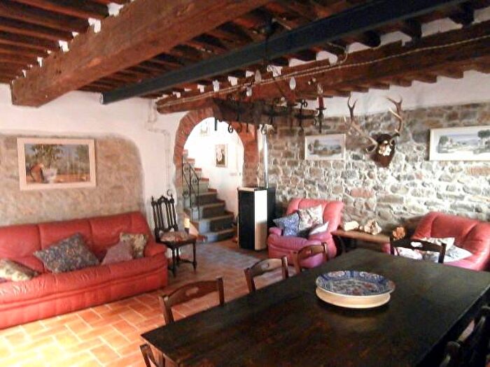 Casa con 6 locali in vendita in Bagni Di Lucca