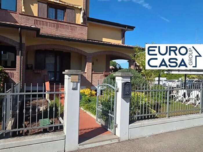 Casa quadrilocale in vendita in Casalgrande