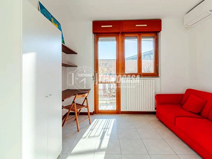 Appartamento trilocale in vendita in Via Paolo Pallia, Milano