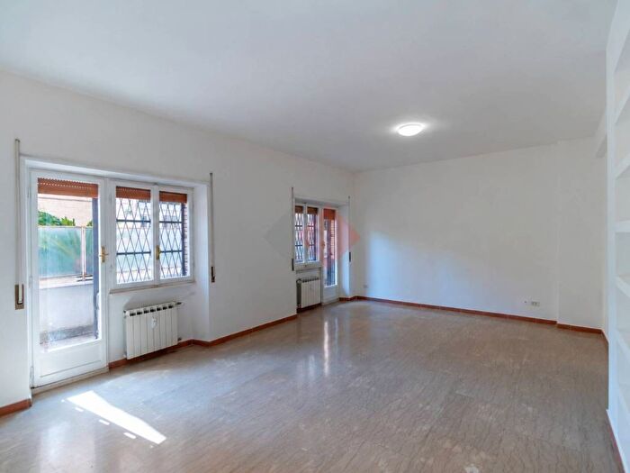 Appartamento trilocale in affitto in Via Raffaele Battistini, Colli Portuensi Casaletto, Roma