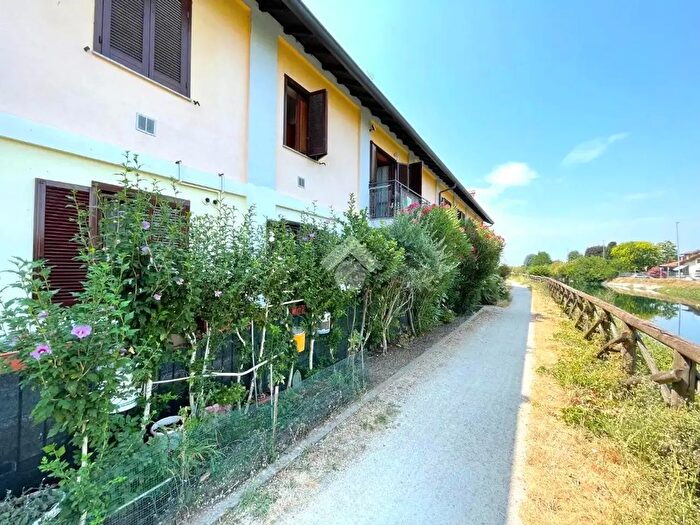 Appartamento trilocale in vendita in Via Buscate, Arconate