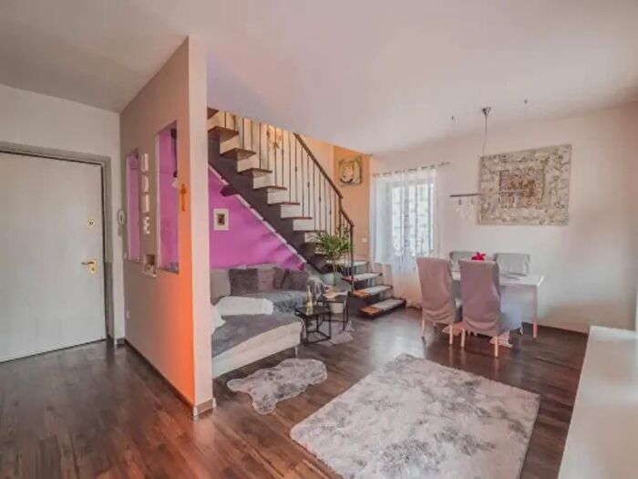 Appartamento trilocale in vendita in Via Guglielmo Marconi, Postal