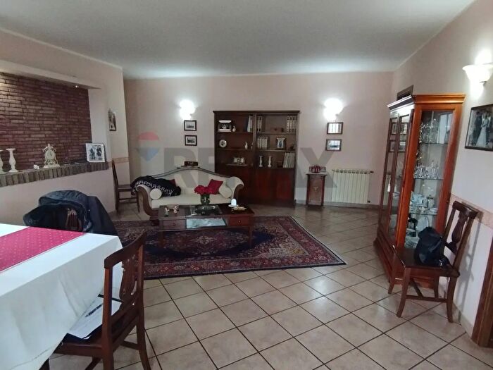 Appartamento con 5 locali in vendita in Via Po, Santa Maria Di Licodia